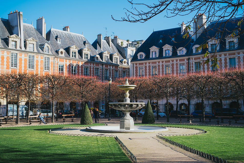 place_des_vosges_paris