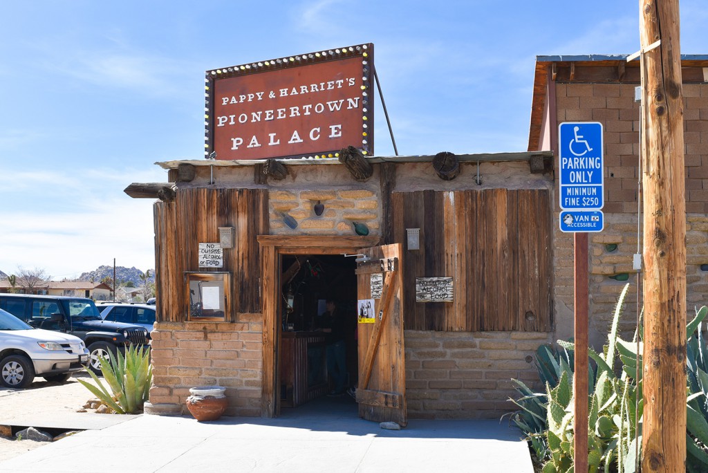 how_to_have_an_epic_weekend_at_joshua_tree_national_park_pappy_and_harriets